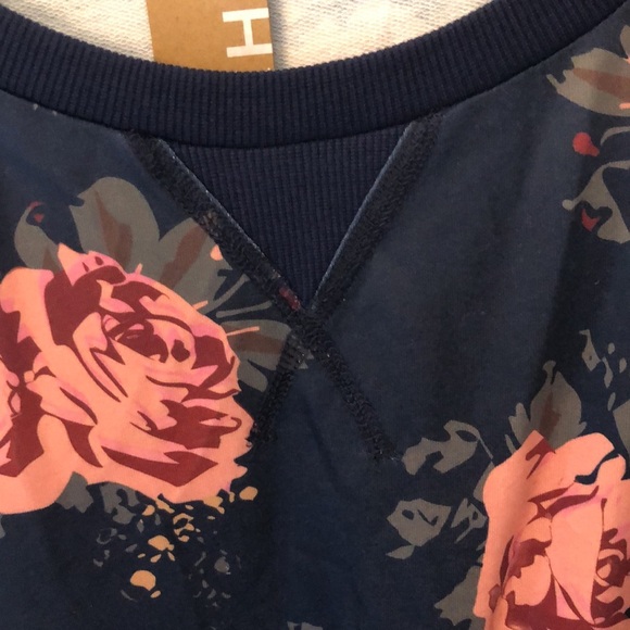 BLOOMCHIC NAVY BLUE FLORAL SWEATSHIRT NWT SIZE 18-20 - Picture 2 of 10